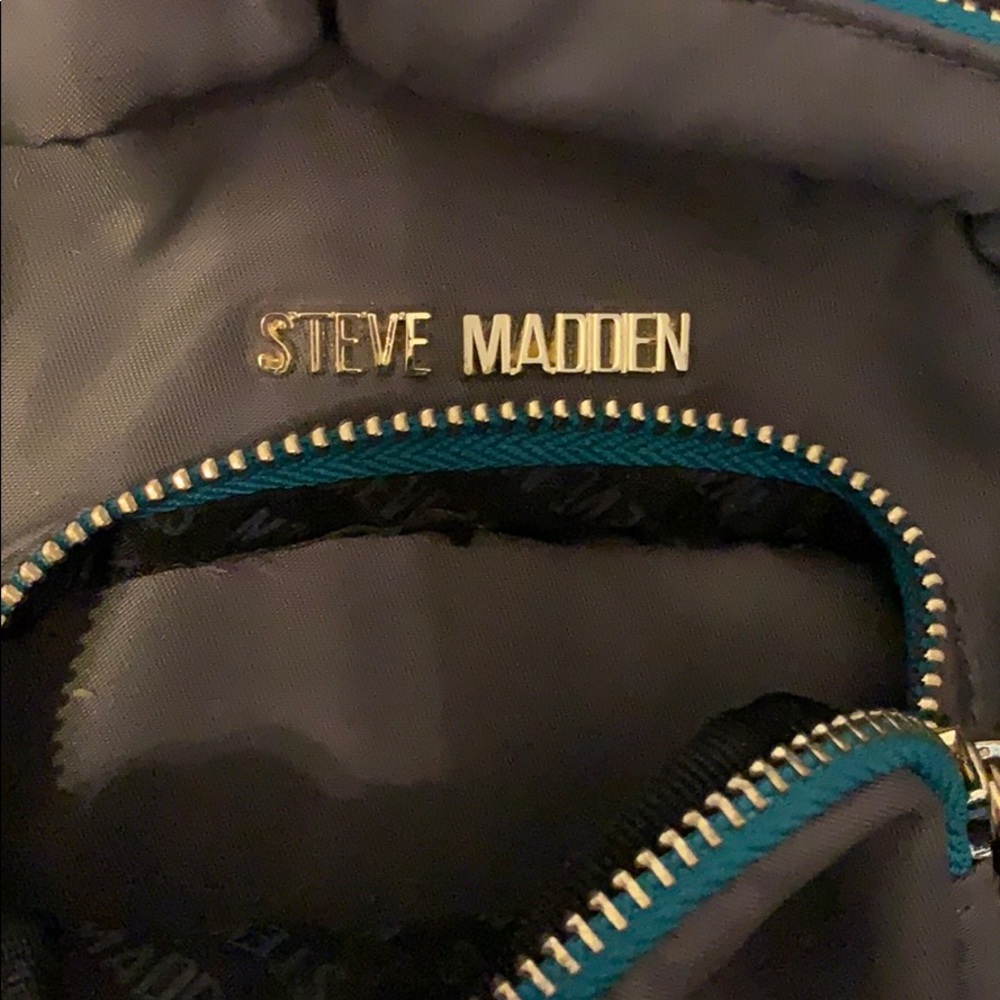 Steve Madden tiny backpack - Picture 2 of 4